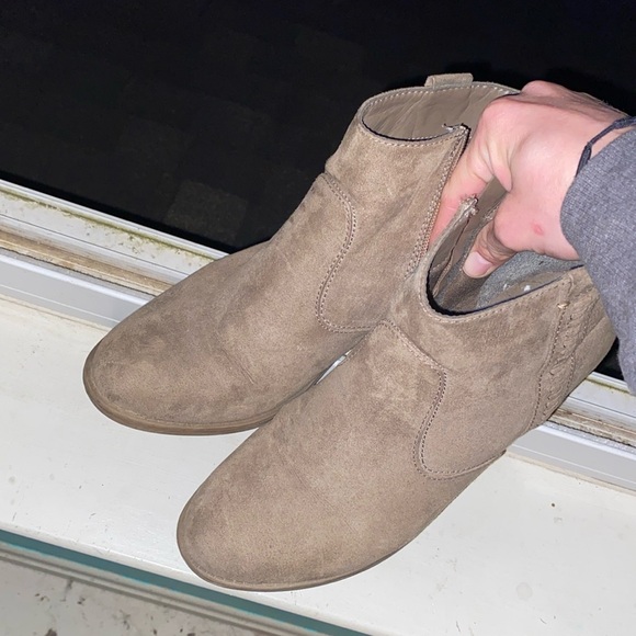 Tan booties - Picture 2 of 2
